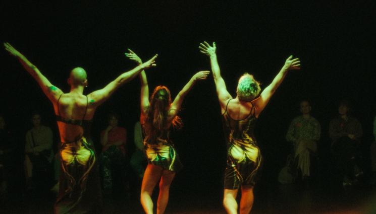 драг он - ТАНЦОВ СПЕКТАКЪЛ: DragON forever гостува в София, Габрово и Бургас