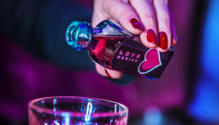 отрова - Съпруги се отървавали от мъжете си с помощта на „еликсирът на любовта”!