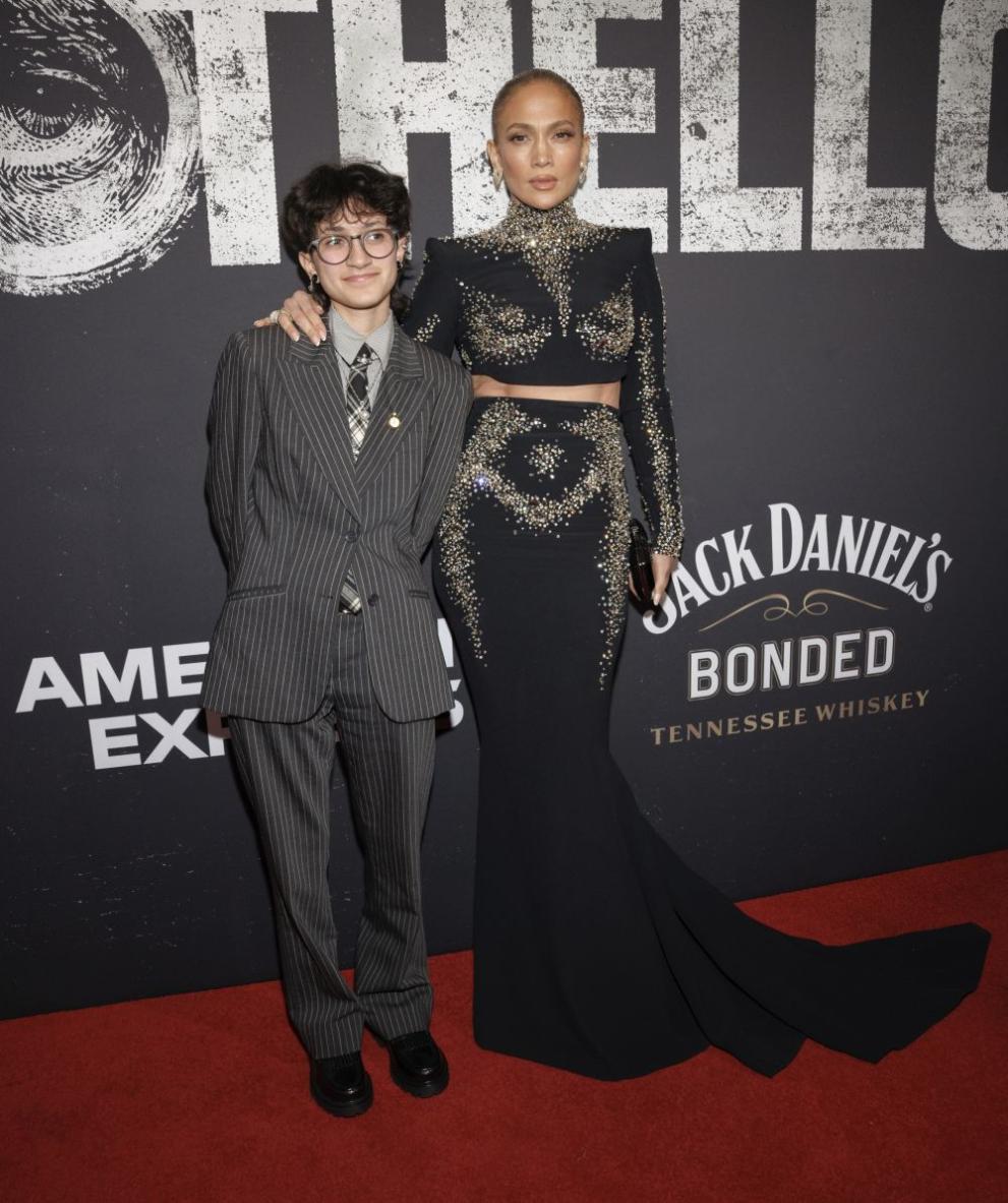  Дженифър Лопес 