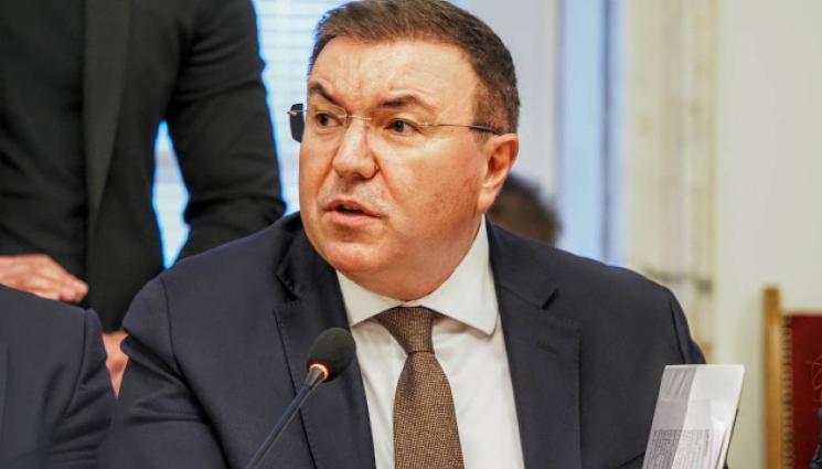 Костадин Ангелов - Костадин Ангелов: Недопустимо е да има ваксини, а да умират деца