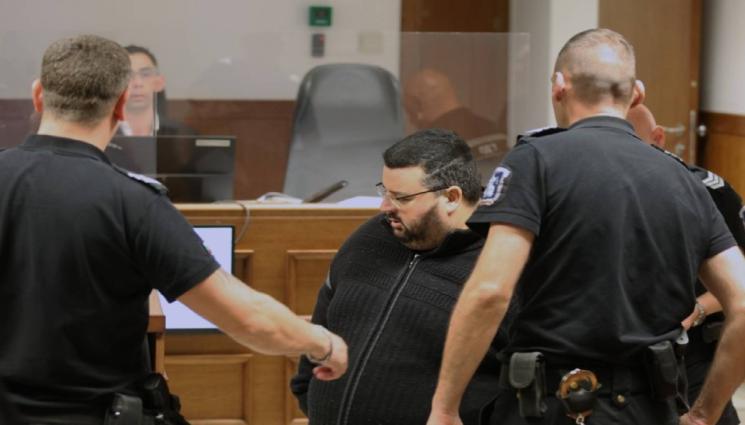 Жоро Мазния - Оставиха в ареста Жоро Мазния, опитал да отнеме жилището на 89-годишна жена от София