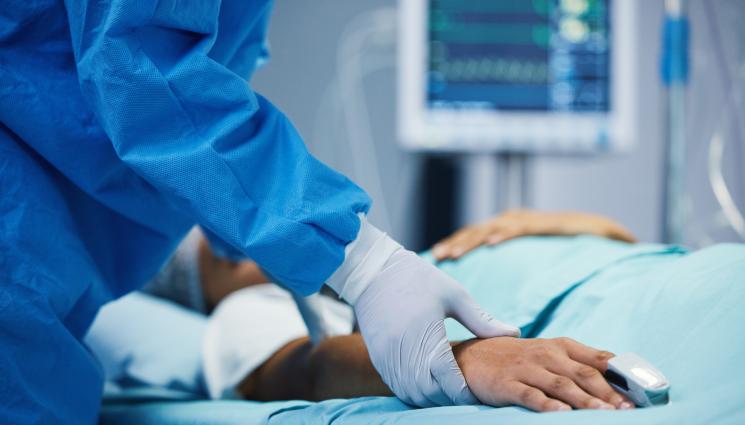 болница - Българите лежат 9 милиона дни в болница!