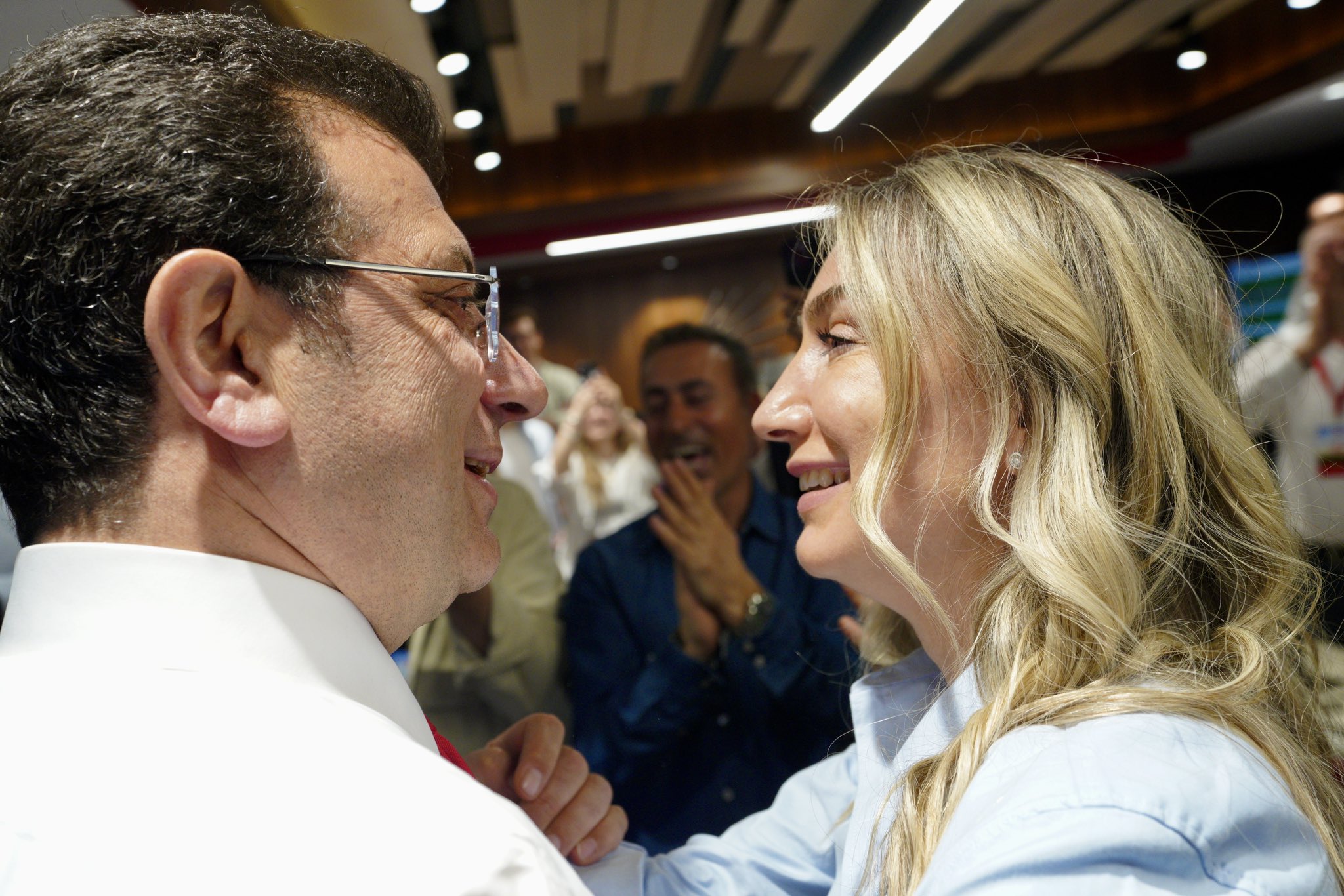 Дилек Екрем