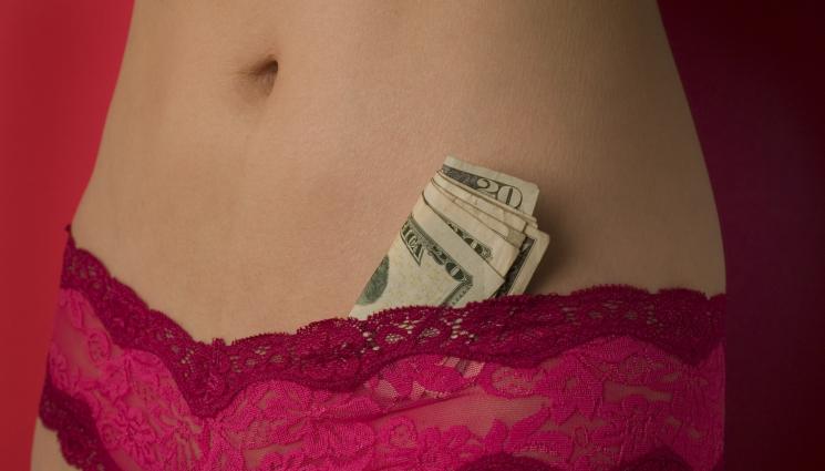 бельо пари - XXL: ОПГ върти БГ порноимперия, снимали оргии за милиони!