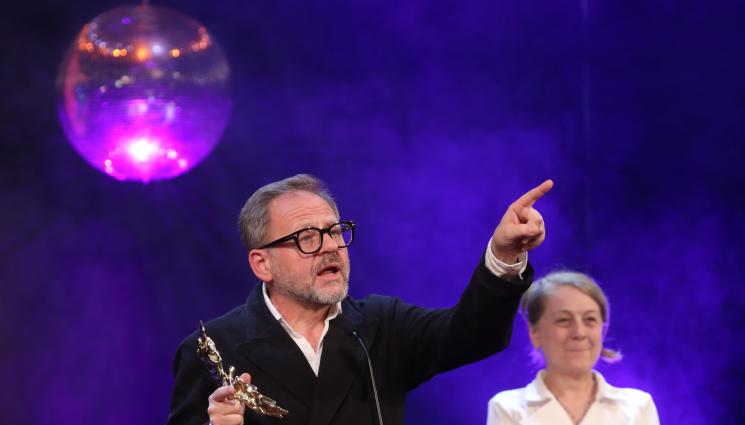 самуел финци - НАГРАДИ: Самуел Финци поиска чек от Икарите (СНИМКИ)