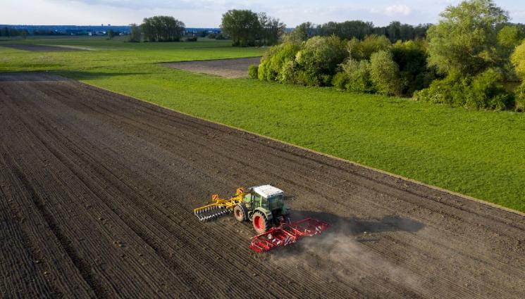 земеделие - ОБРАТ: Цените на земеделската земя тръгнаха надолу