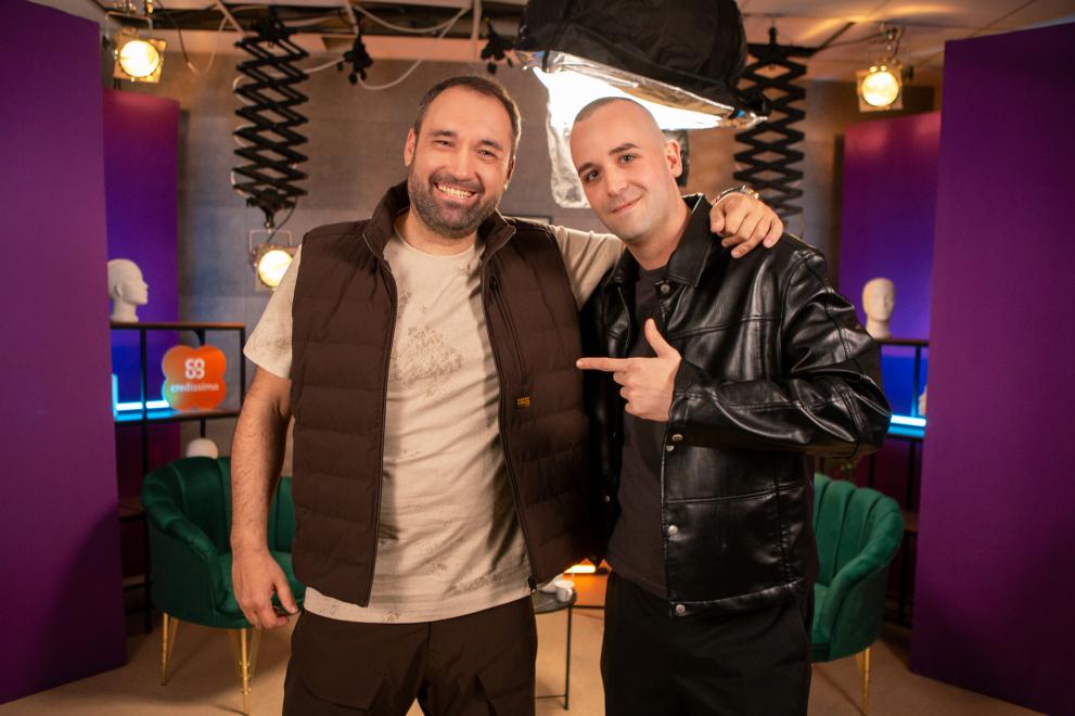 е от онези артисти, които не се страхуват да пеят