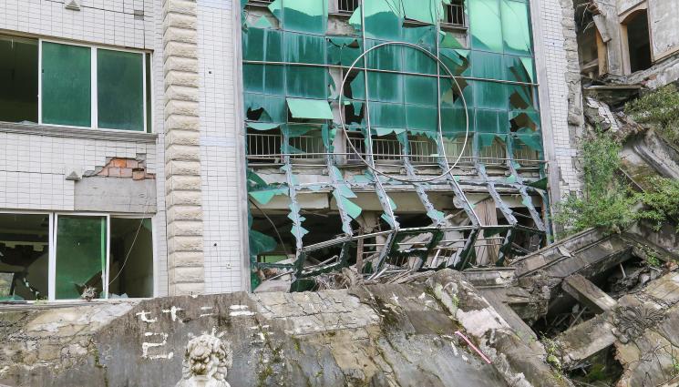 земетресение - АДСКОТО ЗЕМЕТРЕСЕНИЕ: Жертвите минаха 2 хиляди души!