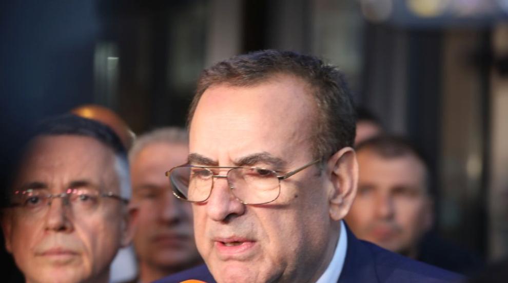 Синът на Джевдет Чакъров е бил спрян на границата за беседа със службите
