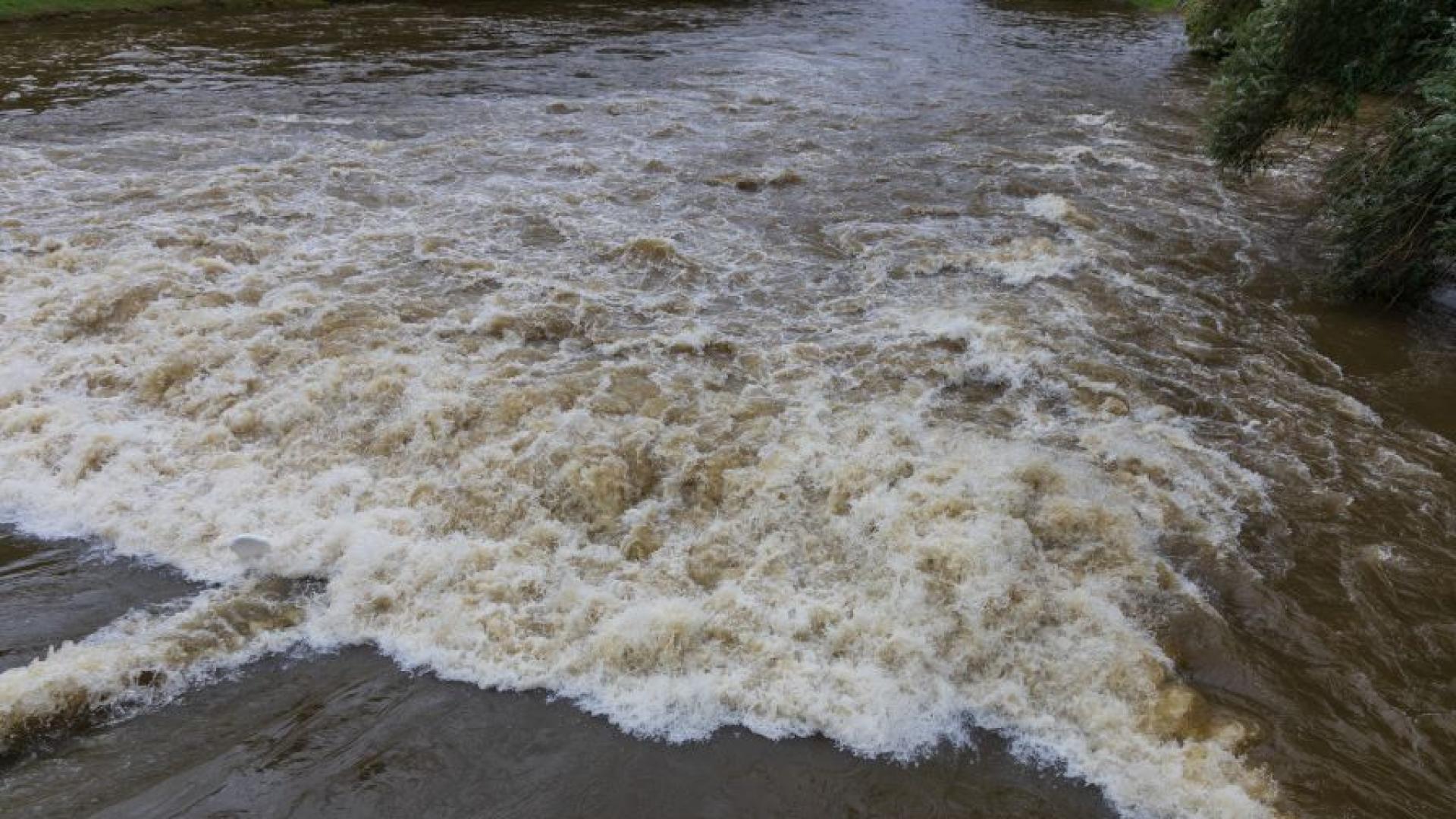 Река Огоста излезе от коритото си в района на Попов