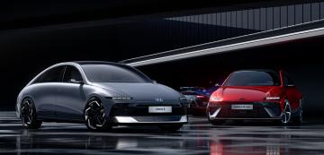 <p>Между Hyundai Ioniq 6 Ioniq 6 N Line виждаме задницата и на Ioniq 6 N</p>
