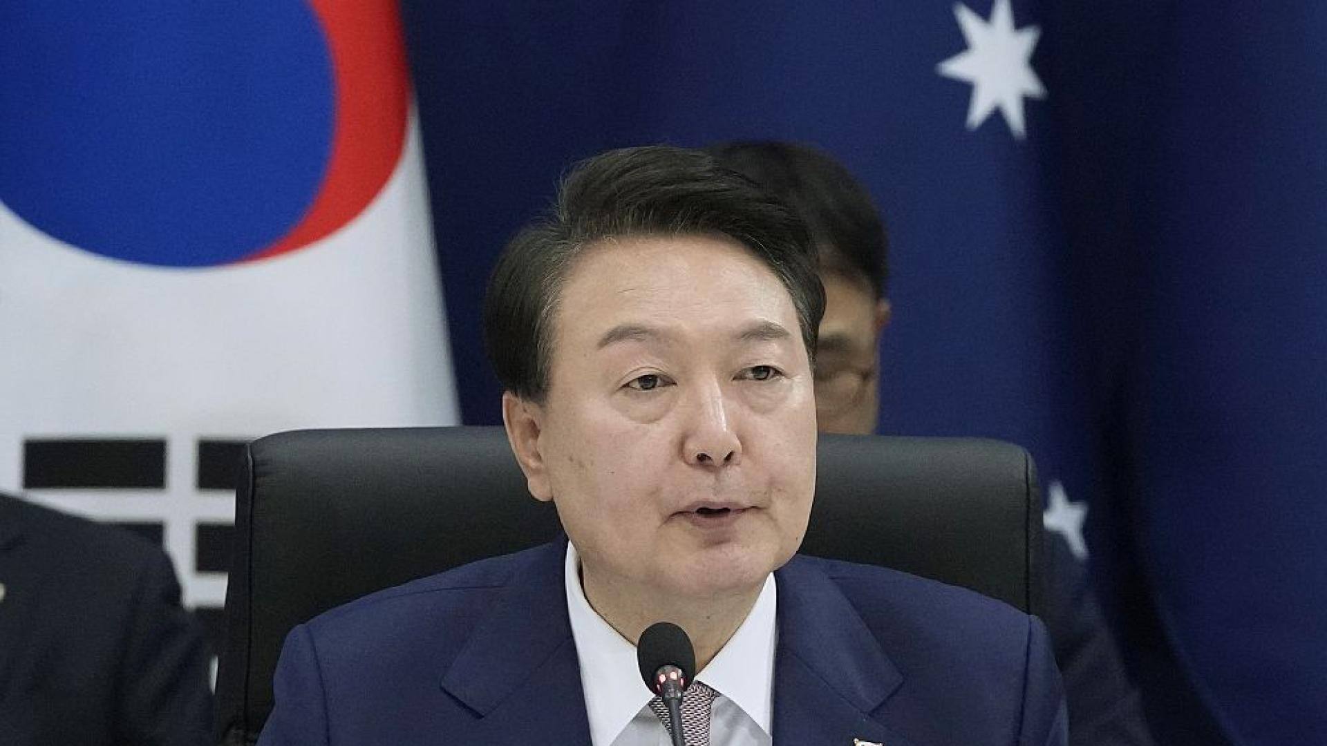 Бившият президент Юн Сук йол обяви днес че напуска Силата на