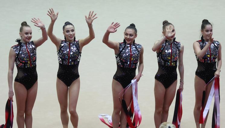 художествена гимнастика - Добър старт и за ансамбъла на Световната купа в София