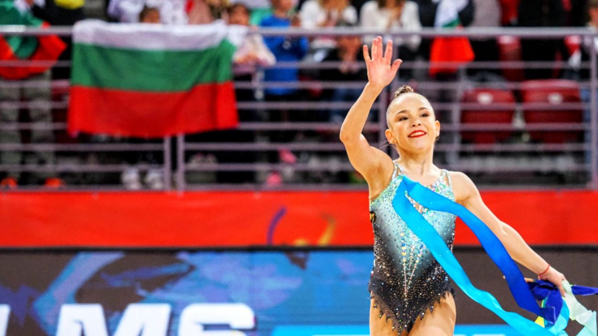 Стилияна Николова спечели златен медал на топка а Дара Стоянова