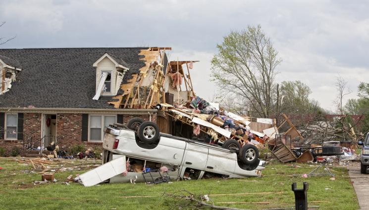 d - Мощни бури и 31 торнада убиха 19 души в САЩ (ВИДЕО)