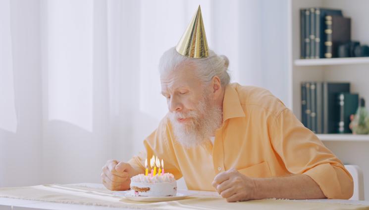 рожден ден - ДА МУ Е ЧЕСТИТО: Най-възрастният човек на света стана на 125 години! (ВИДЕО)