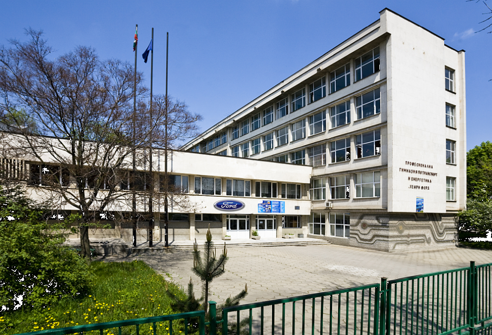 Гимназист падна от прозореца на училище в София.Инцидентът станал в