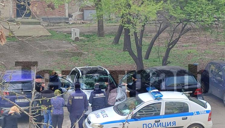 акцияполицияНадежда - ПОЧЕРНЯ ОТ ПОЛИЦИЯ: Ченгета завардиха столичен квартал! (СНИМКИ)