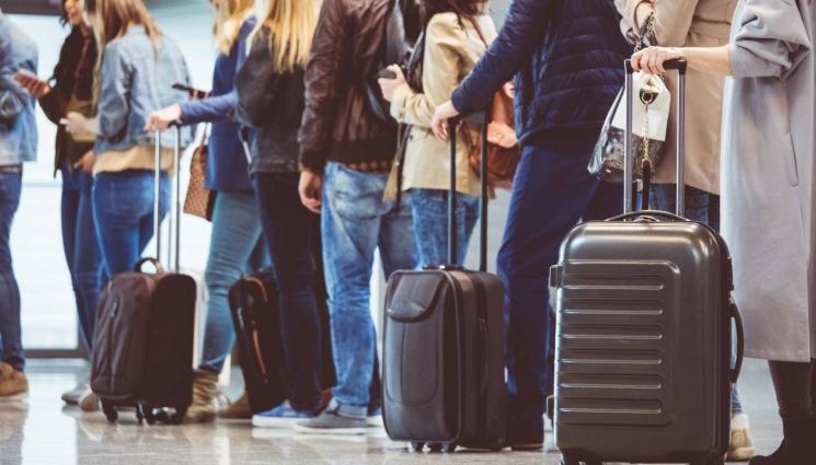 пасажери пътници полет самолет