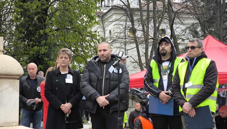 сияна - „България няма деца за убиване!“: Протест срещу опасните пътища и загубата на човешки животи! (СНИМКИ)
