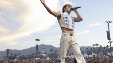 Brian May помогна на Benson Boone да изпълни „Bohemian Rhapsody“ на Coachella