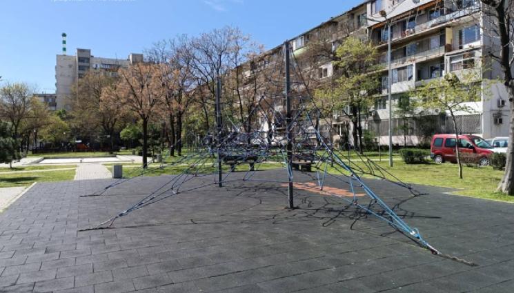 катерушка Пловдив - ИГРАЧКА-ПЛАЧКА: Kатерушка претрепа няколко деца! (СНИМКА)