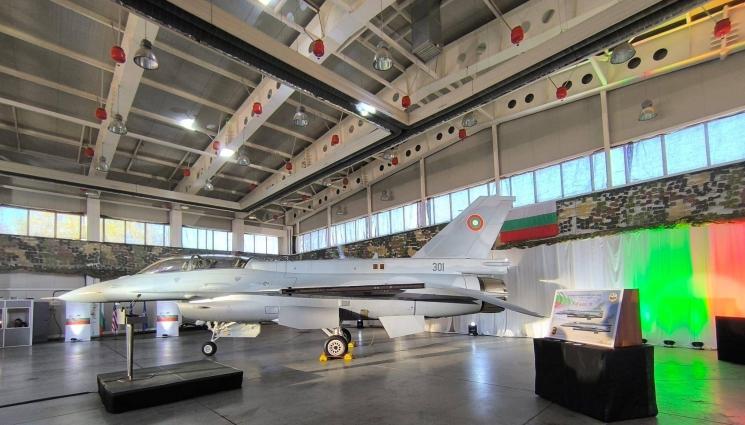 F16 желязков - ЧЕСТИТО: Проблем с първите български F-16!