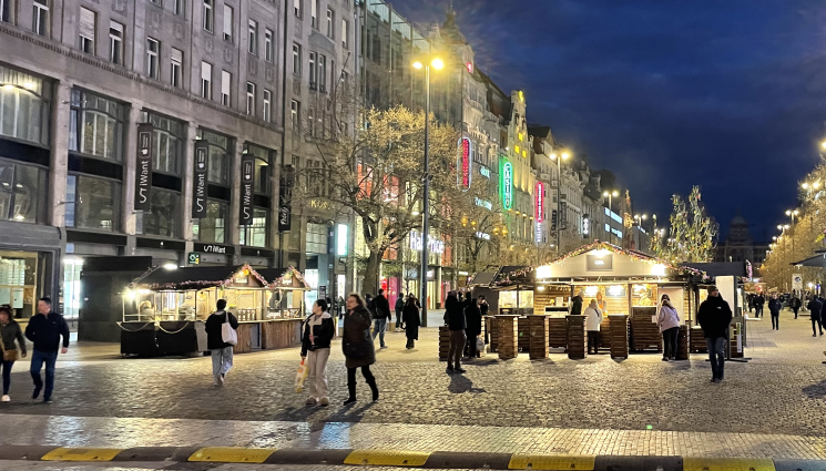 прага - 6 стотака за великденски базар в Прага!