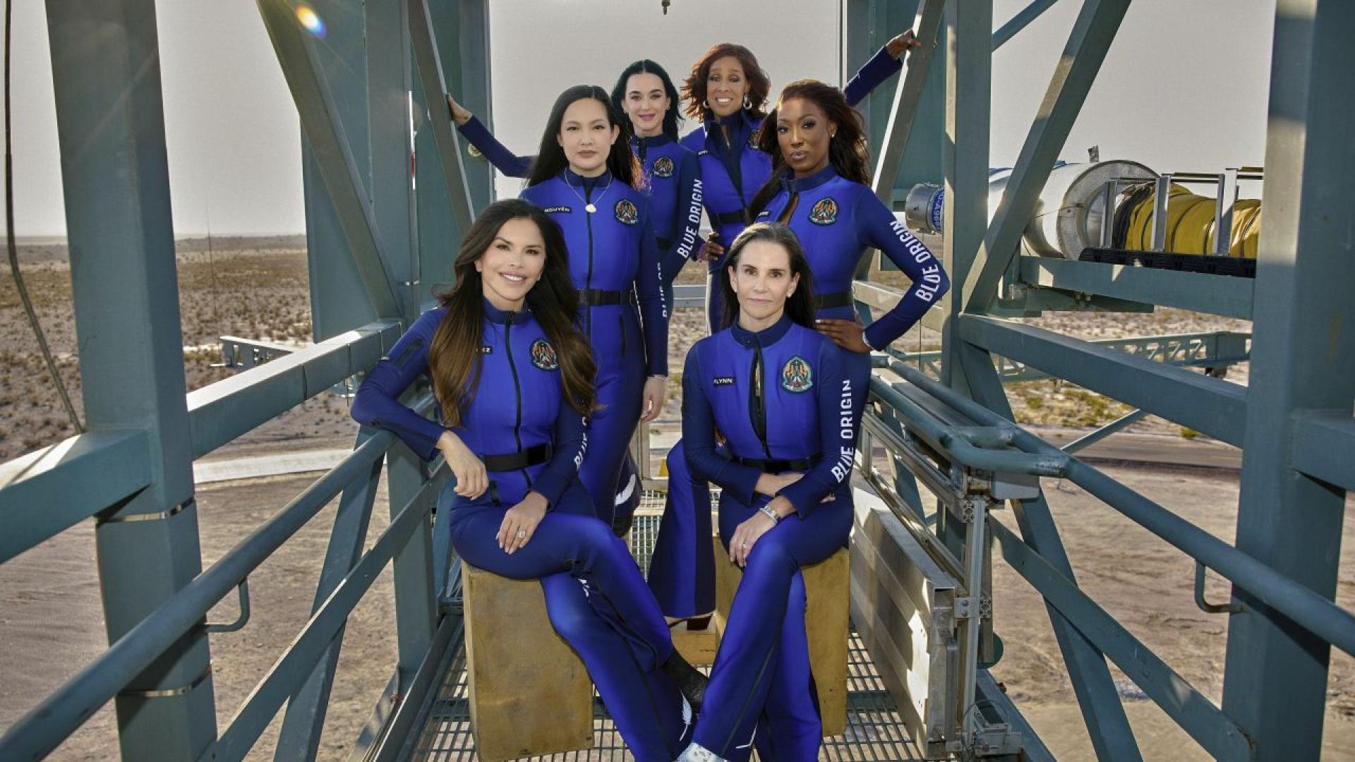 Моделът Емили Ратайковски се присъедини към нарастващия брой звезди които