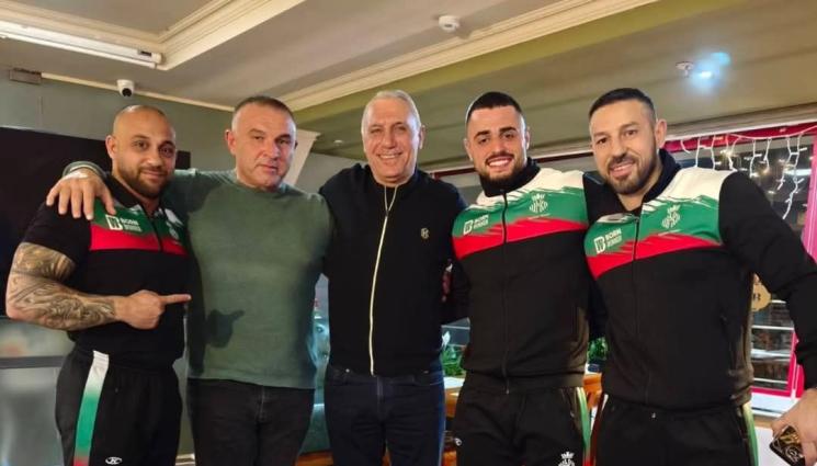 Стоичков - Христо Стоичков посети и надъха националите по вдигане на тежести в Молдова