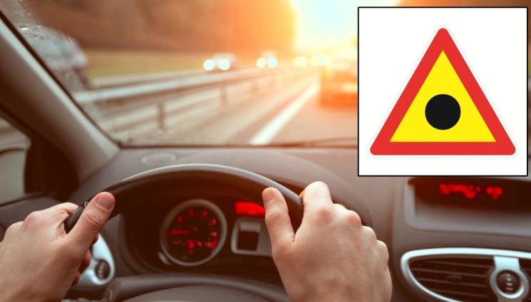 концентрация на ПТП знак - ОБЕЗОПАСЯВАНЕ: На един от най-опасните пътища поставиха 24 нови знака и табели