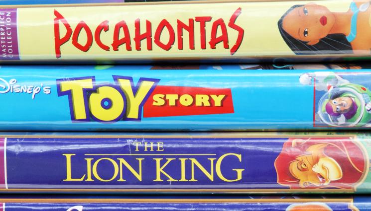 филми дисни - Забраниха Дисни филм заради актриса!