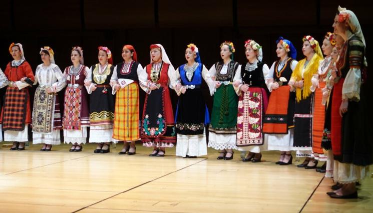 хор ваня монева - ПО НОТИ: Хорът на Ваня Монева превзе Атина