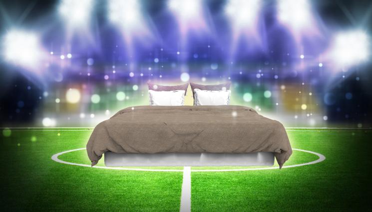 футбол - Да спиш на стадиона на любимия си отбор