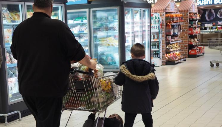 пазар - НЕВЕРОЯТНО, НО ФАКТ: Печелим 1000 лева повече от харчовете ни!