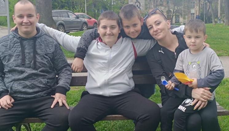 а - ДОБРИ НОВИНИ: Изписаха 13-годишния Алекс след едномесечна битка с менингококова инфекция!