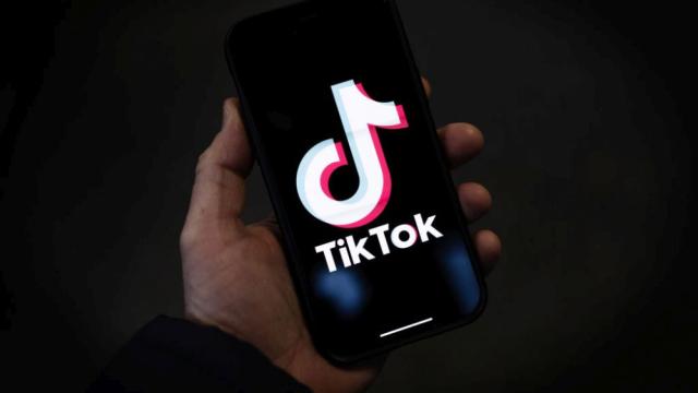 „Генерация TikTok“ – защо българските деца искат да станат инфлуенсъри, не лекари