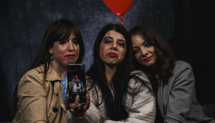 н - КУЛТУРЕН АФИШ: „Три за щастие“ открива новата сцена „Спам“