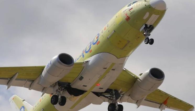 първи руски пътнически самолет - КАТО НЯМА РИБА И РАКЪТ Е РИБА: Руснаците си направиха пътнически самолет с подръчни средства (СНИМКИ+ВИДЕО)