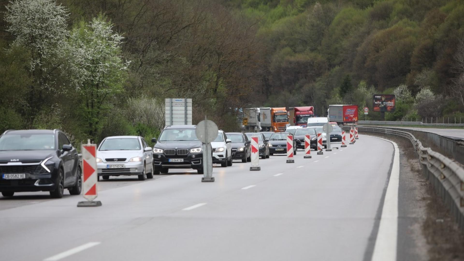От днес влиза в сила временна организация на движението по