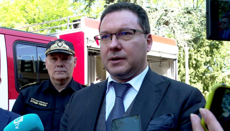 Даниел Митов - ПО РАЗПОРЕЖДАНЕ НА МИТОВ: Отново проверяват ченгетата от Слънчев бряг и драмата с хамъра.