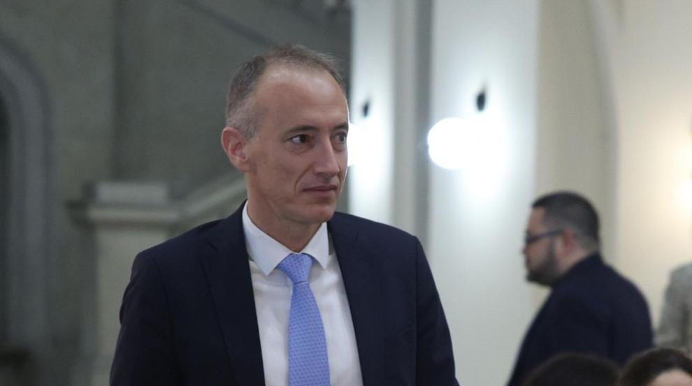 Министър Вълчев ще представи концепция за изучаването на  добродетели и религии