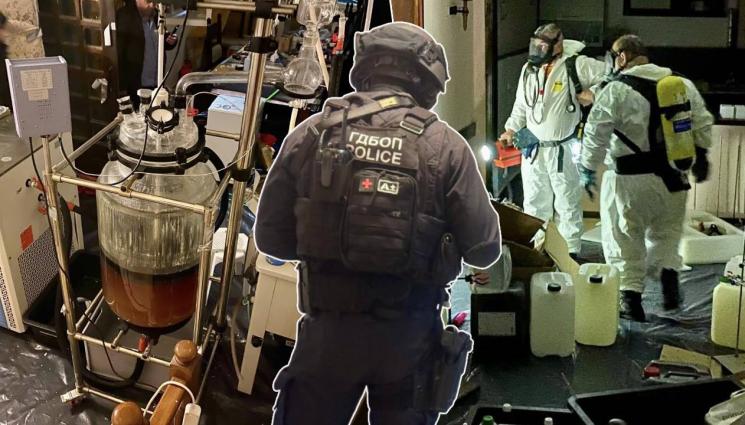 д - ВЪВ ВИЛА НА МОРЕТО: Откриха една от  най-големите високотехнологични лаборатории за амфетамини! (ВИДЕО+СНИМКИ)