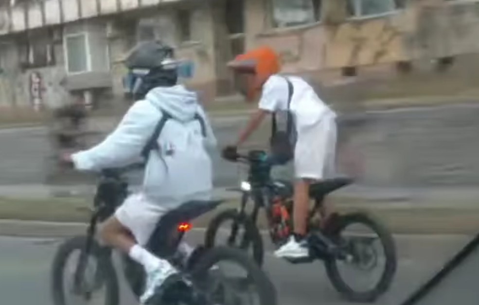 деца мотори