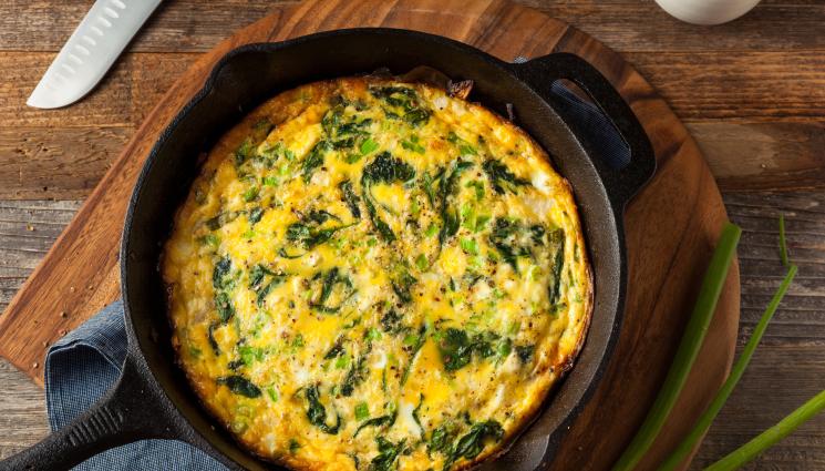 рецепти - АПЕТИТНО: Ароматна и лека зеленчукова фритата или пък лесни скариди с броколи и моркови