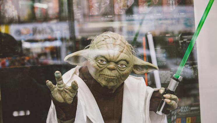 Йода - ТАЙНАТА ПАДНА: Ето защо учителят Йода говори неправилно!