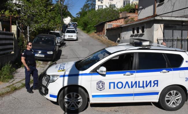 Протест пред полицията в Хасково след убийството на Магдалена Русева