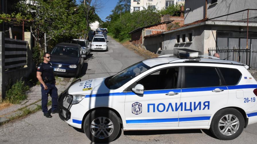 Протест пред полицията в Хасково след убийството на Магдалена Русева