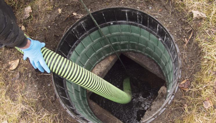 ЯМА - ТРАГЕДИЯ ПРИ СЪСЕДИТЕ: Петима загинаха след падане в септична яма!