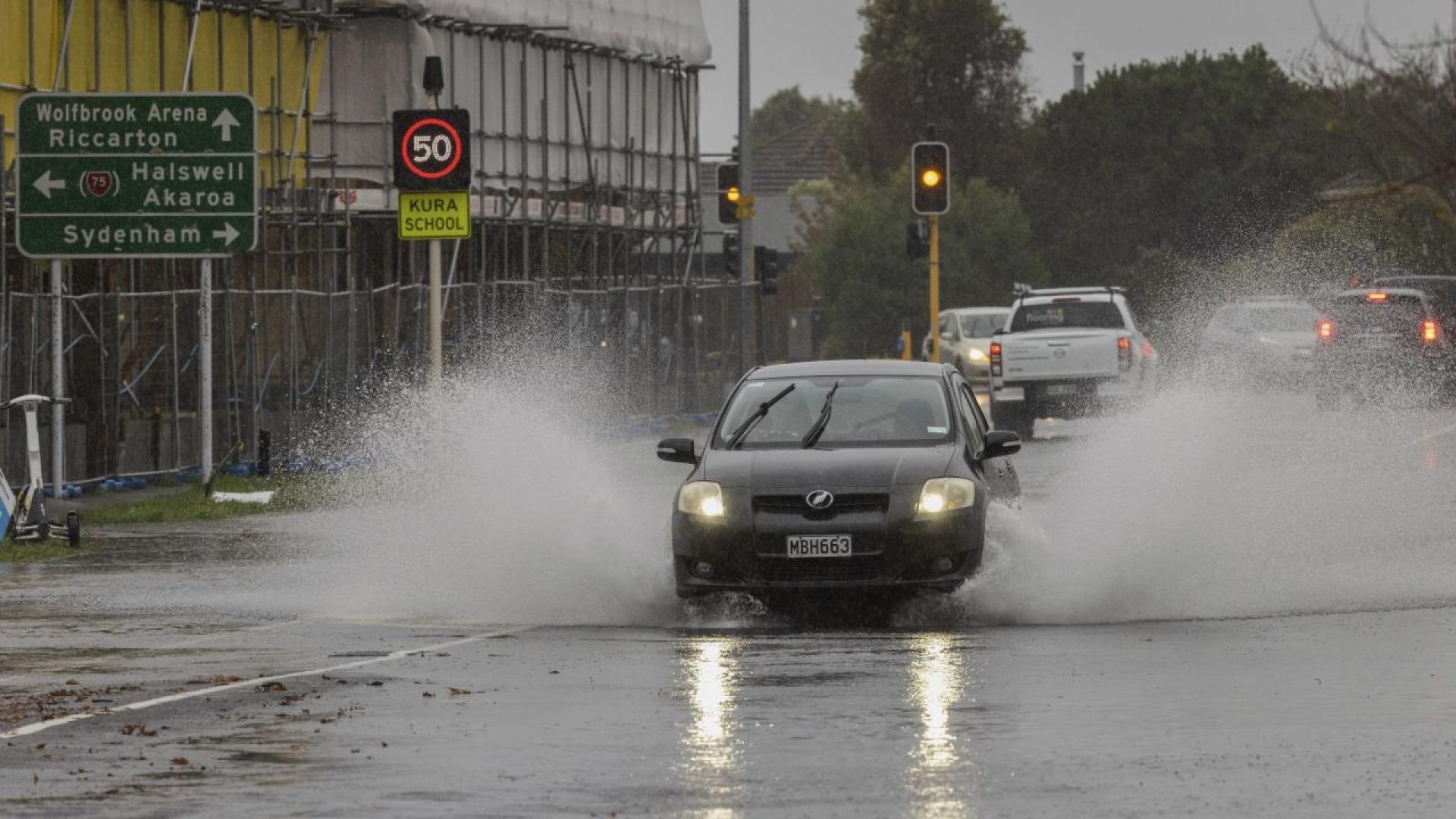 Предупреждение за лошо време е обявено на много места в